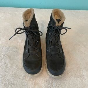 Sorel explorer Women's Fur-Lined Boots